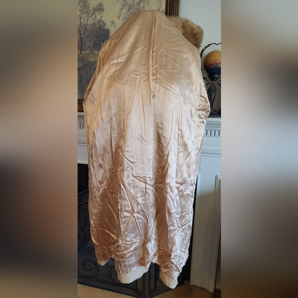 Vintage 40s Oriental by J.J. O'Donnell Beige Cashmere Swing Coat with Fur Collar - Picture 5 of 16
